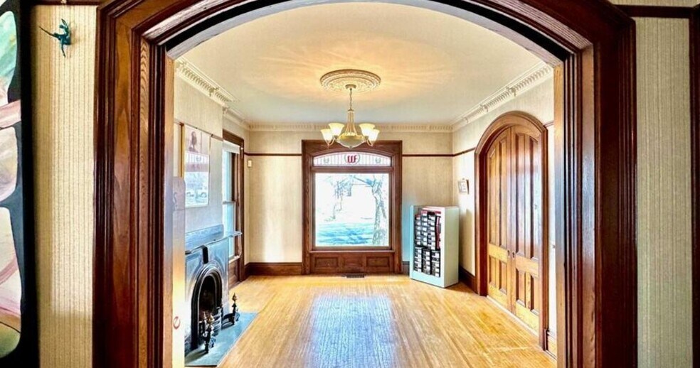 More Photos Of 40 E Genesee St, Auburn Storefront Retail Residential For Lease