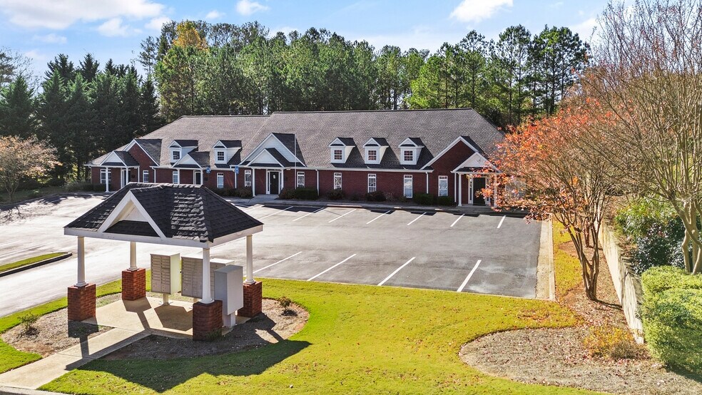 More Photos Of 110 Evans Mill Dr, Dallas Business Park For Sale