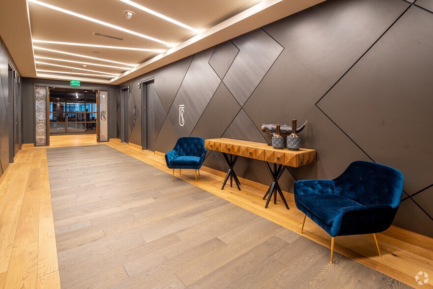 More Photos Of 150 S 5th St, Minneapolis Office For Lease