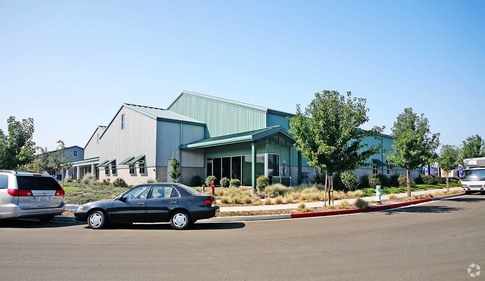 More Photos Of 374 Blodgett St, Cotati Warehouse For Lease