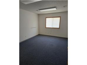 More Photos Of 2020 9th St E, Glencoe Office For Sale