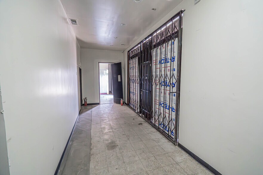 More Photos Of 1901 S Alameda St, Los Angeles General Retail For Sale