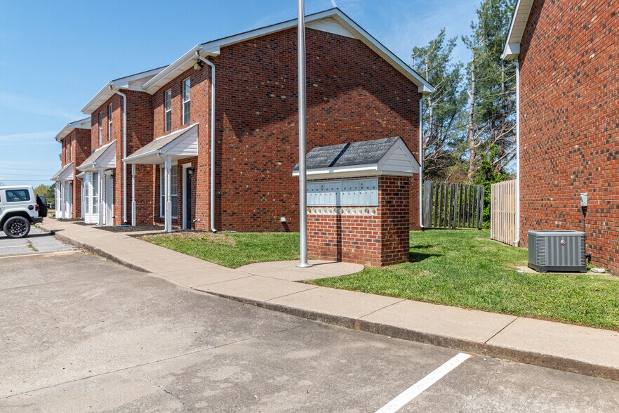 More Photos Of 291 Dunbar Cave Rd, Clarksville Multifamily For Sale