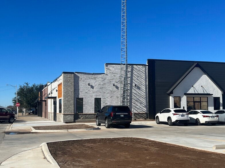 More Photos Of 751 W Willow Ave, Duncan Storefront Retail Office For Lease