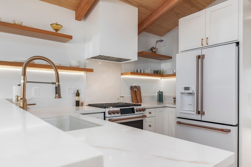 More Photos Of 3795 Ocean Front Walk, San Diego Apartments For Sale