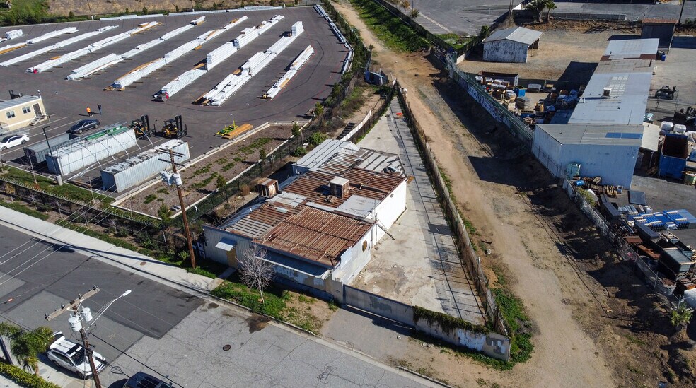 More Photos Of 2710 Durahart St, Riverside Manufacturing For Sale