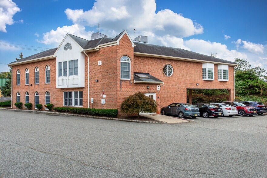 Primary Photo Of 271 Route 46 W, Fairfield Medical For Lease
