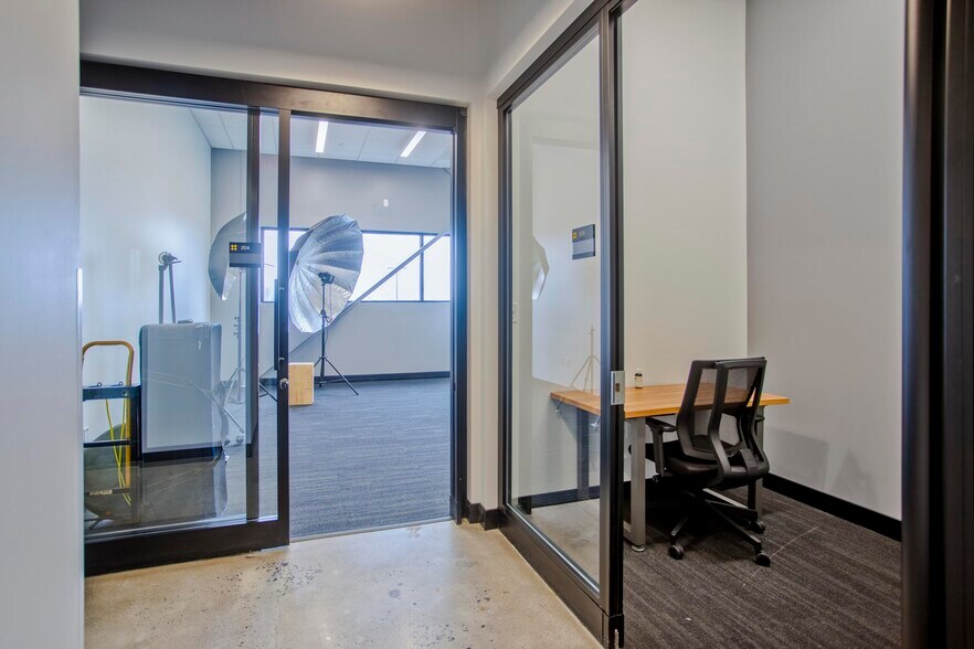 More Photos Of 98 Lower Westfield Rd, Holyoke Office For Sale