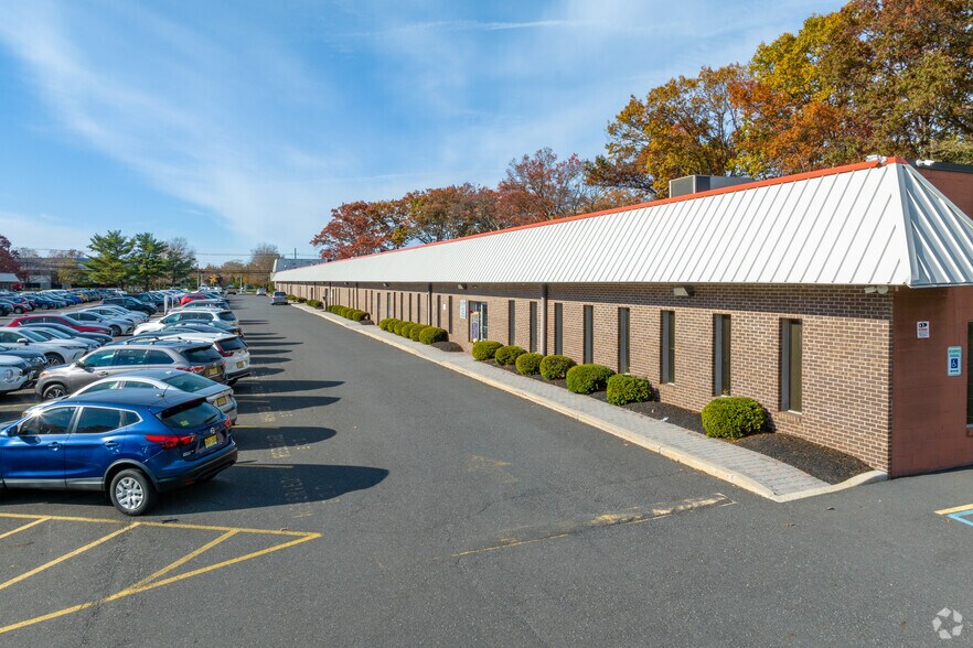 More Photos Of 3525 Quakerbridge Rd, Hamilton Medical For Lease