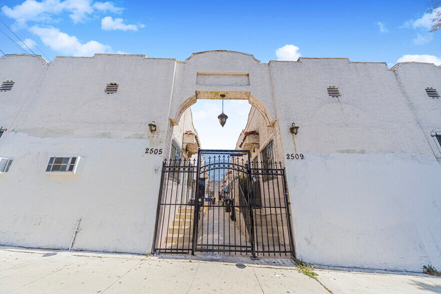 More Photos Of 2505-2509 Malabar St, Los Angeles Apartments For Sale