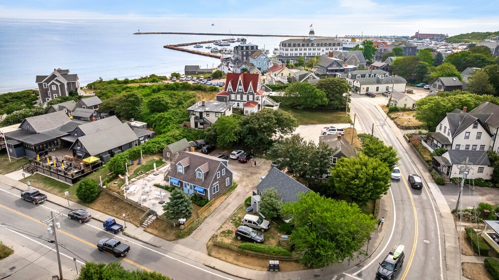 More Photos Of 442 Dodge St, New Shoreham Freestanding For Sale