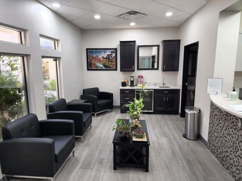 More Photos Of 1600 W Sunset Rd, Henderson Medical For Lease