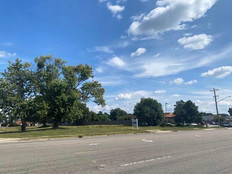 More Photos Of 238 N Mcpherson Church Rd, Fayetteville Land For Lease