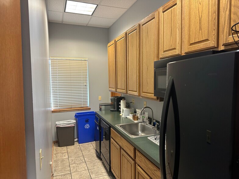More Photos Of 5950 Lincoln Ave, Lisle Medical For Lease