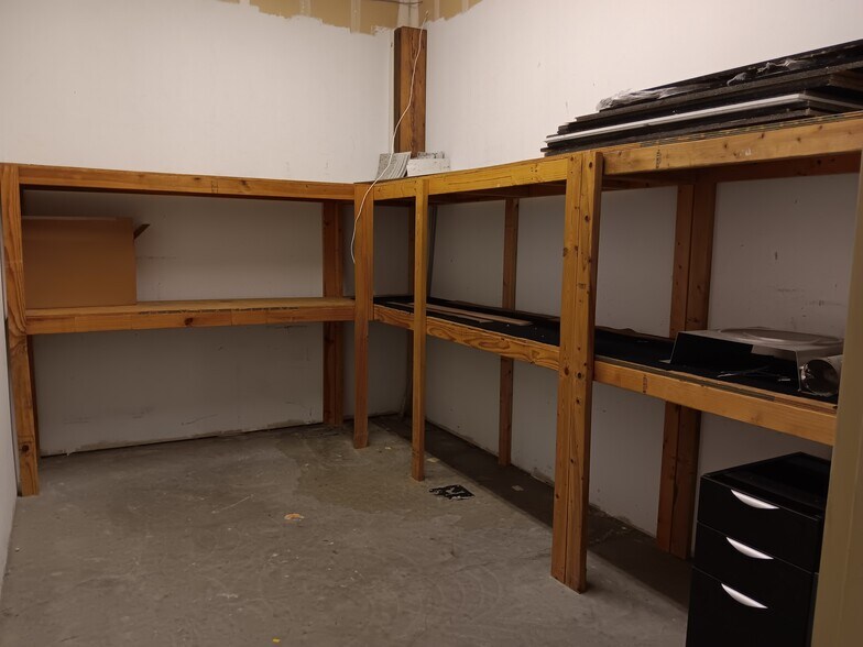 More Photos Of 9230 N Highway 6, Navasota Freestanding For Sale