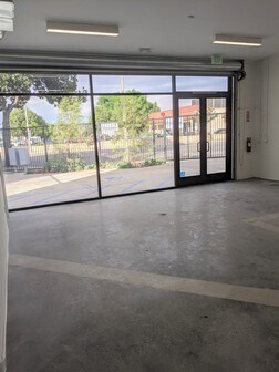 More Photos Of 18444 Ventura Blvd, Tarzana Service For Lease