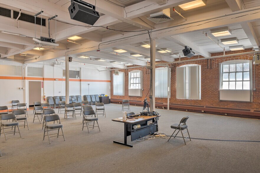 More Photos Of 96 Congress St, Keene Refrigeration Cold Storage For Sale