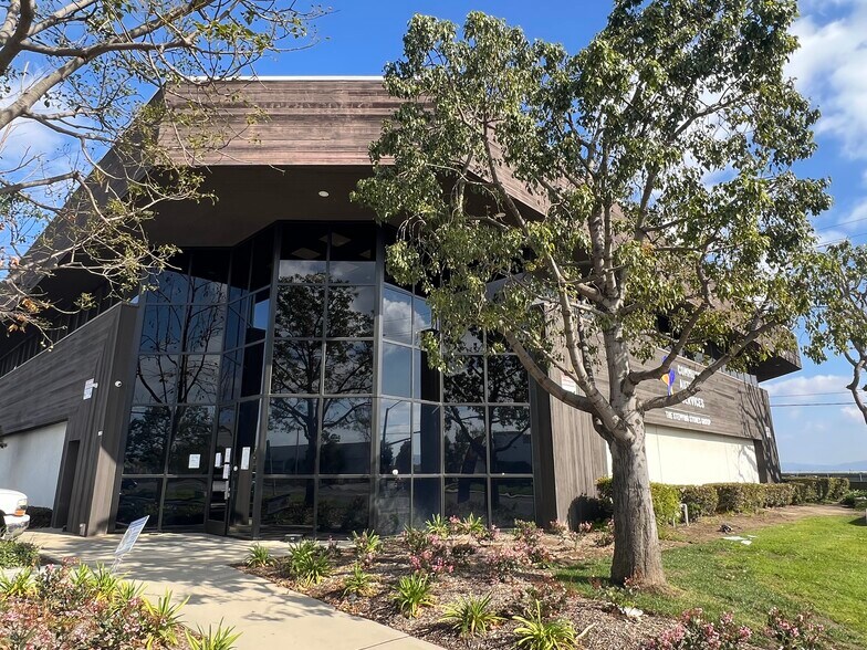 More Photos Of 1690 Universe Cir, Oxnard Medical For Lease