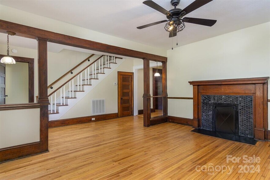 More Photos Of 390 E Main St, Old Fort Office For Sale