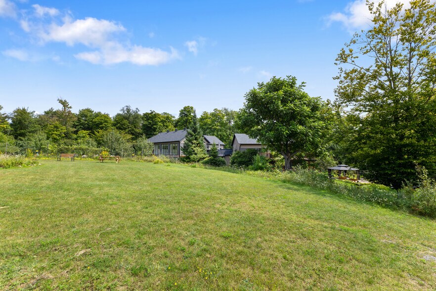 More Photos Of 57 Rue Allan, Brownsburg-chatham Apartments For Sale