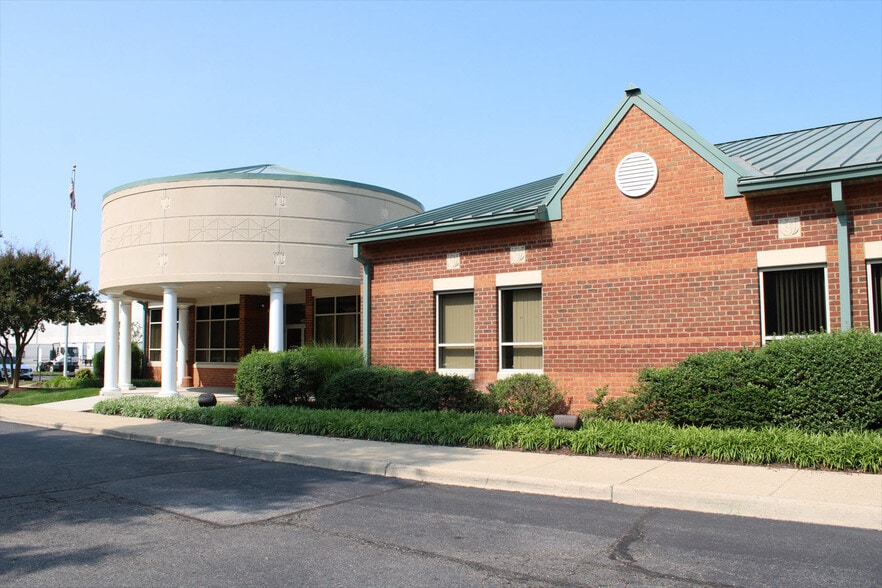 More Photos Of 4605 Commerce Rd, Richmond Bank For Sale