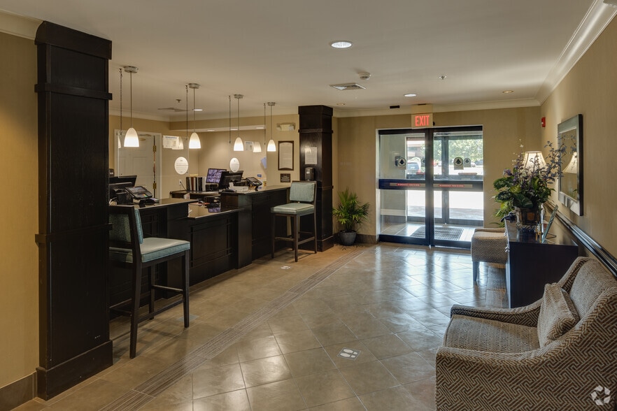 More Photos Of 300 W Romeo B Garrett Ave, Peoria Hotel For Sale