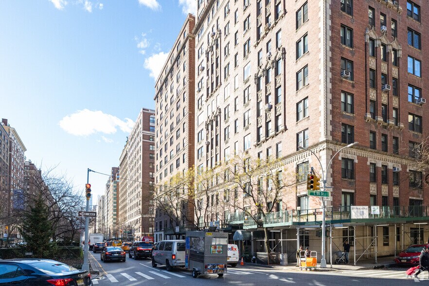 More Photos Of 1070 Park Ave, New York Apartments For Sale