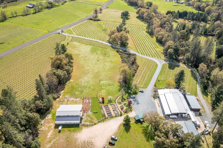 More Photos Of 818 Slagle Creek Rd, Grants Pass Winery Vineyard For Sale