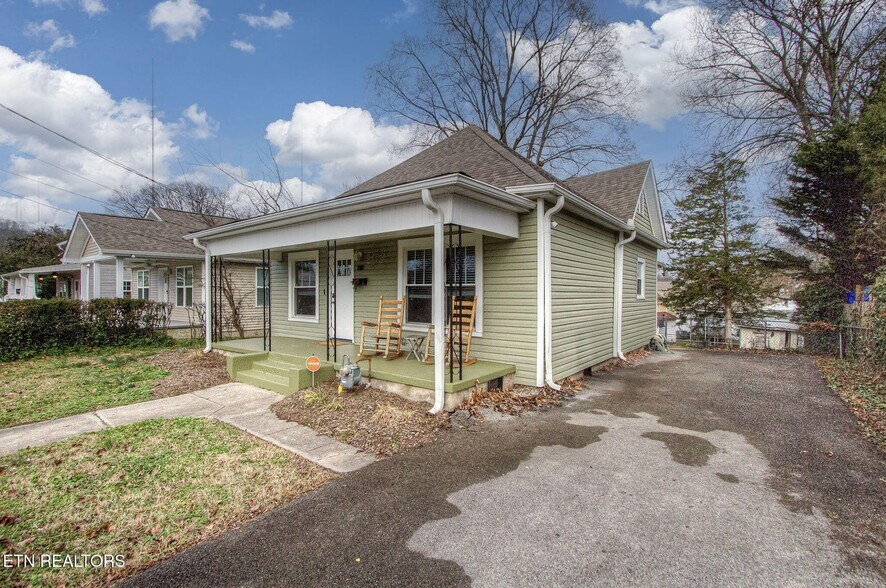 More Photos Of 2502 Harvey St, Knoxville Multifamily For Sale