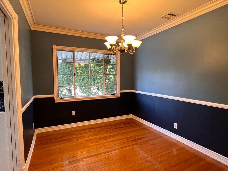 More Photos Of 5005 Cahuenga Blvd, North Hollywood Apartments For Sale
