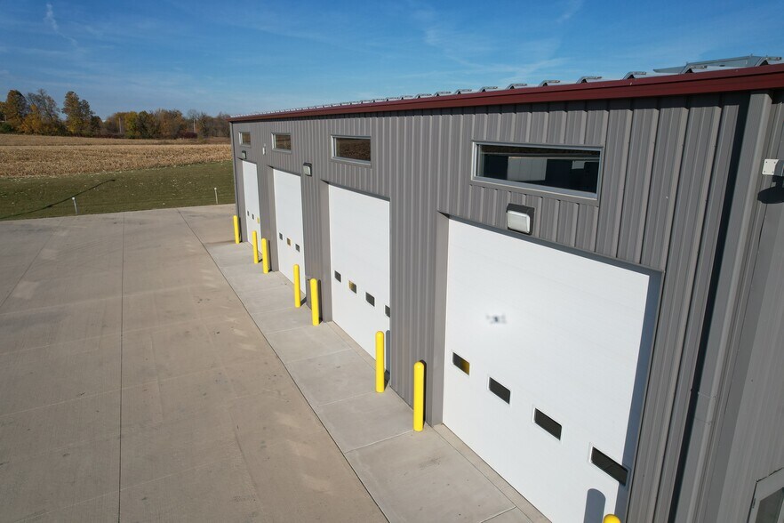 More Photos Of N643 Boulder Rd, Watertown Distribution For Sale