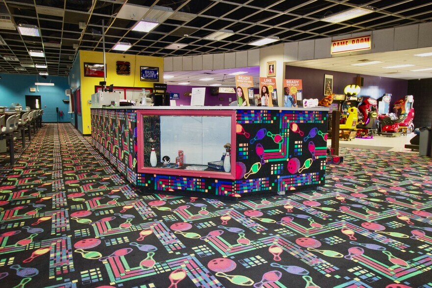 More Photos Of 157 Maple Carriage Dr, Lewisburg Bowling Alley For Sale