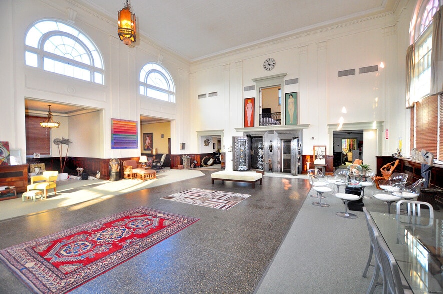 More Photos Of 236 Prospect St, Torrington Bank For Sale