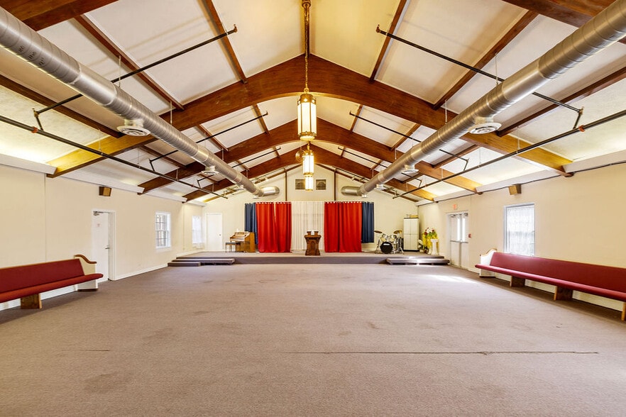 More Photos Of 1941 Shorter Ave SW, Rome Religious Facility For Lease