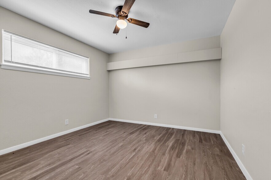 More Photos Of 4706 Yellowstone Blvd, Houston Apartments For Sale