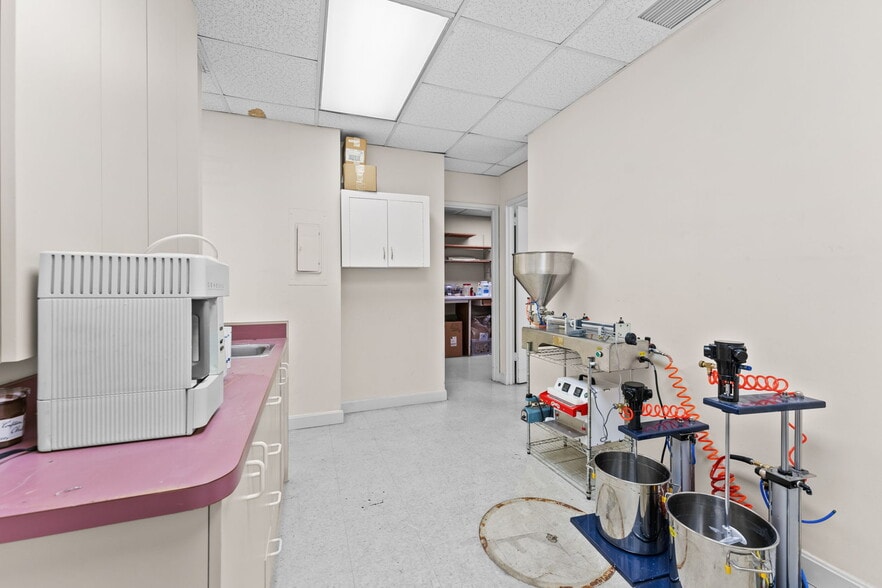 More Photos Of 77 Pond Ave, Brookline Apartments For Sale