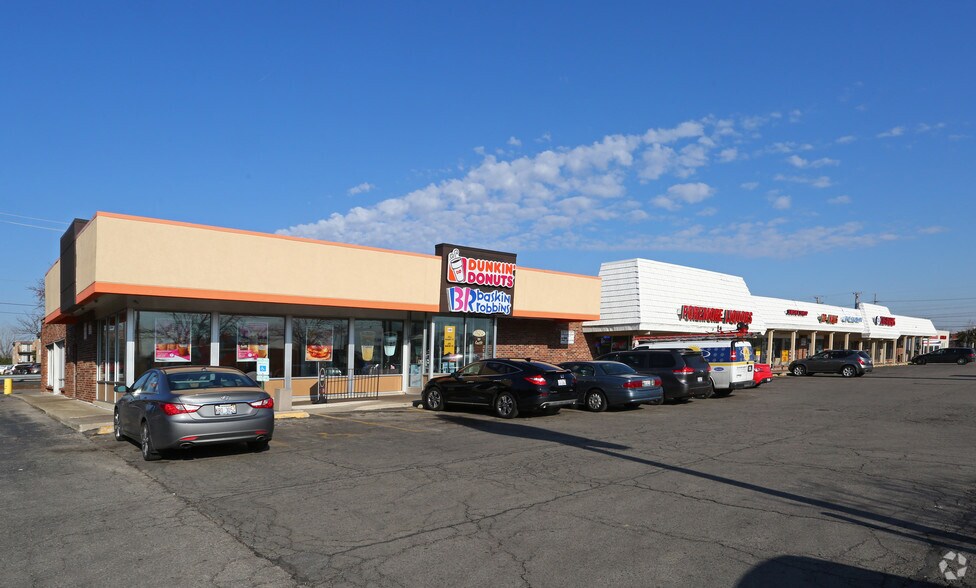More Photos Of 810-850 S Elmhurst Rd, Des Plaines Restaurant For Lease