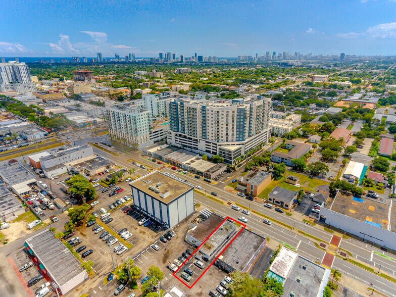 More Photos Of 2205-2211 Hollywood Blvd, Hollywood Storefront Retail Office For Lease