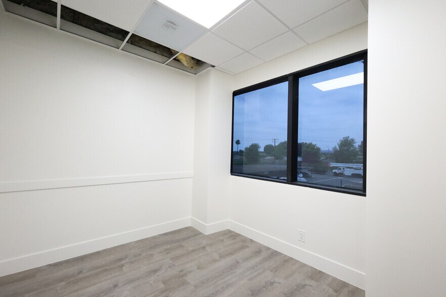 More Photos Of 1801 W Romneya Dr, Anaheim Office Residential For Lease