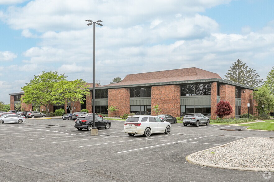 More Photos Of 3040 Charlevoix Dr SE, Grand Rapids Office For Lease