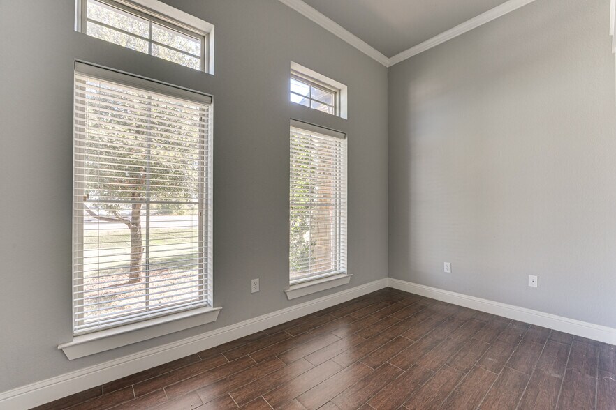 More Photos Of 1795 N 77 Hwy, Waxahachie Medical For Lease