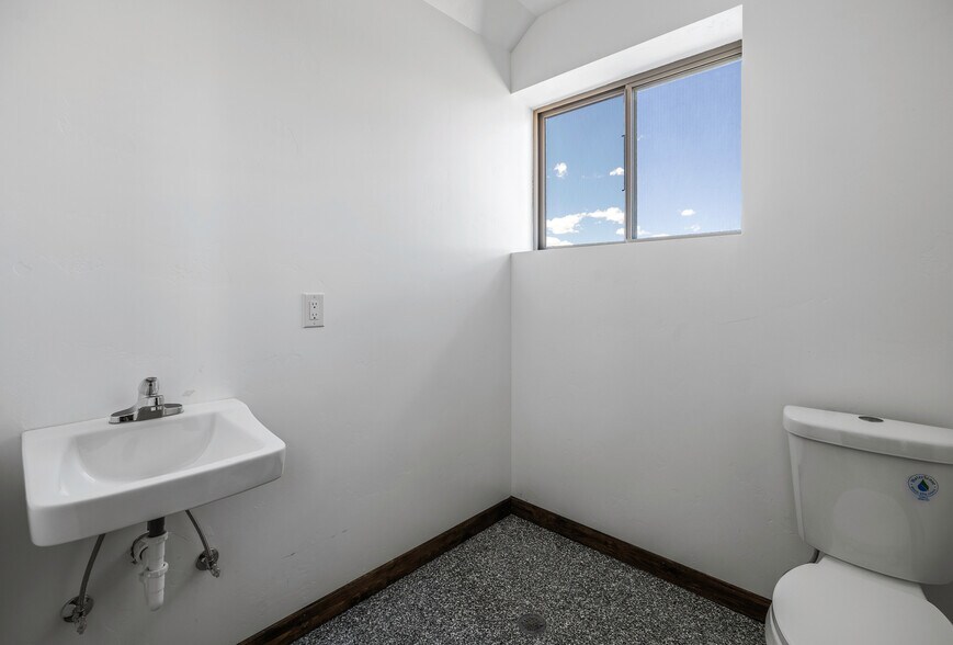More Photos Of 453 Commerce St, Hayden Office For Sale
