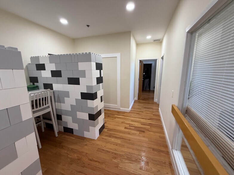 More Photos Of 288 Walnut St, Newton Office For Lease