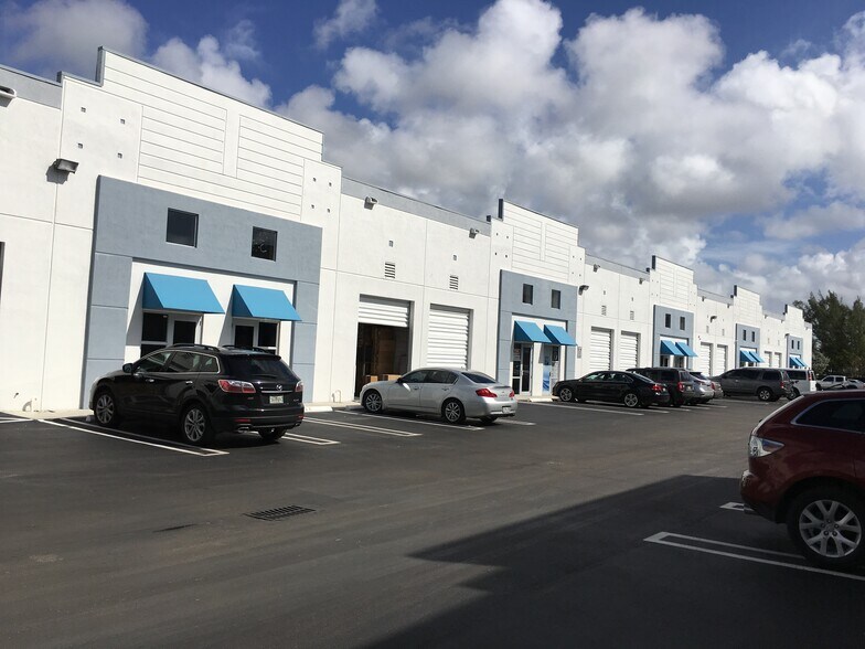 More Photos Of 2355 NW 70th Ave, Miami Warehouse For Lease