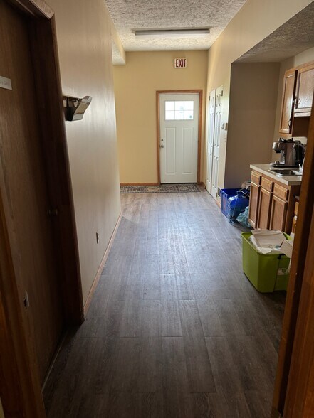 More Photos Of 108 Ball St, East Syracuse Flex For Sale