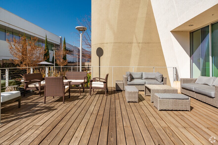 More Photos Of 3120 Scott Blvd, Santa Clara Research And Development For Lease