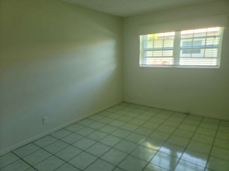 More Photos Of 138-140 NE 1st Ct, Dania Beach Specialty For Sale