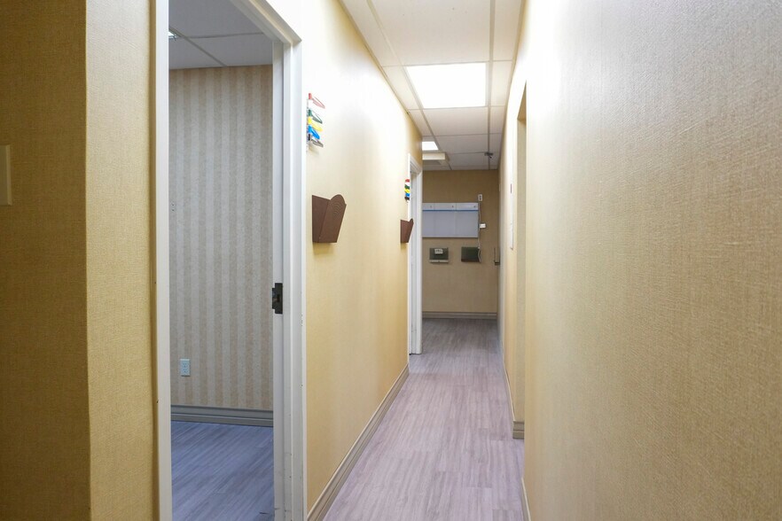 More Photos Of 2201 Cleo St, Corpus Christi Office For Sale