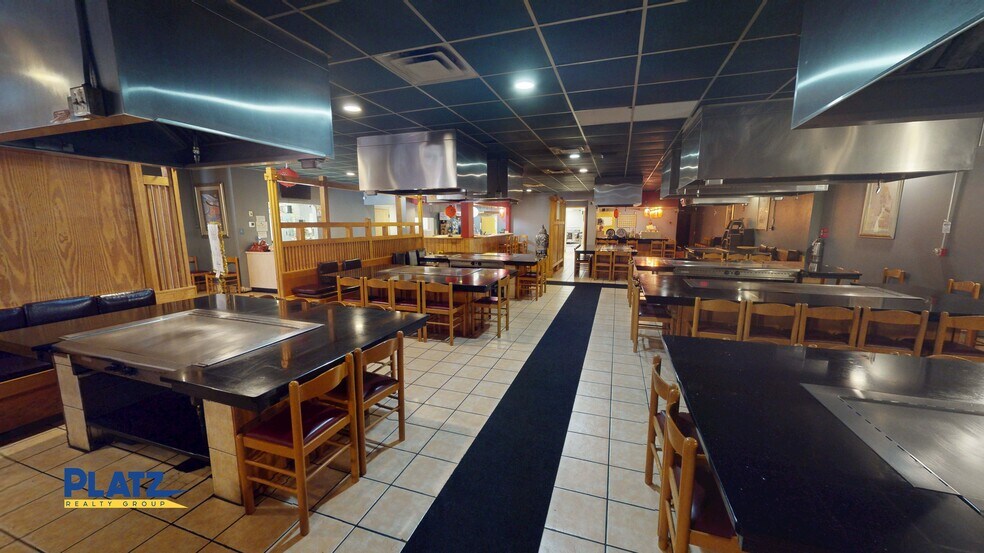 More Photos Of 3864 Youngstown Rd SE, Warren Restaurant For Sale