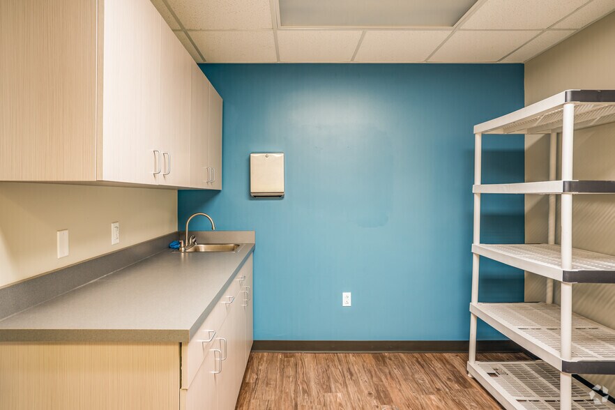 More Photos Of 5040 N 15th Ave, Phoenix Medical For Lease